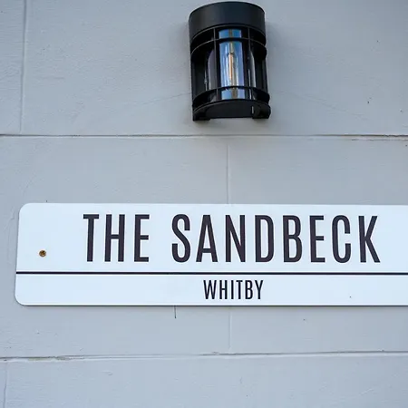 The Sandbeck, Commondale ويتبي